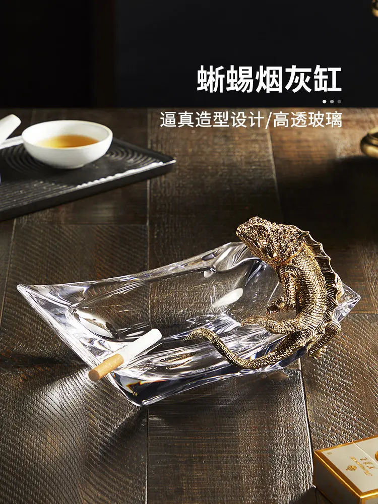 Creative personality high-end sense square glass art transparent ashtray high-end design sense retro tea table small ornament