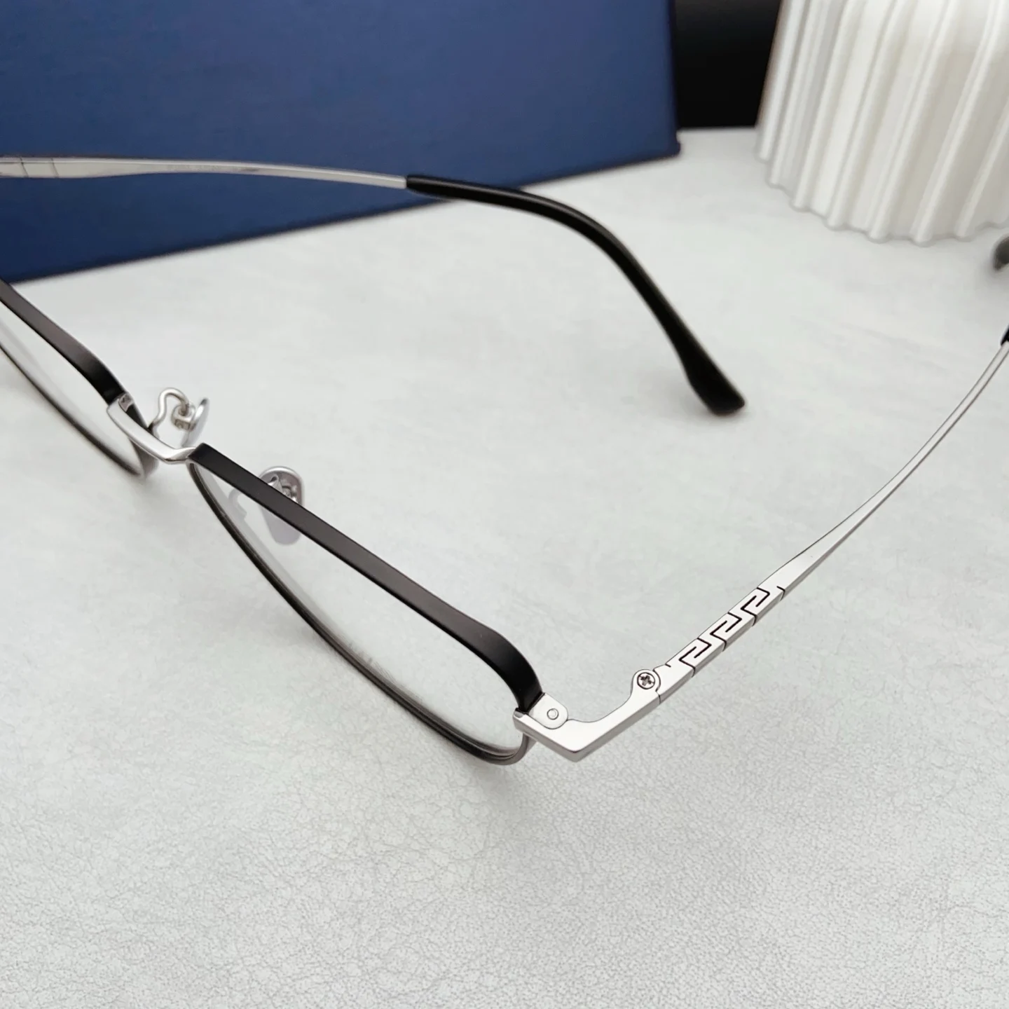 New Top Men's Pure Titanium Prescription Glasses CR39 UV Lenses Progressive Correct Myopia Anti Blue Light Eyewear Spring