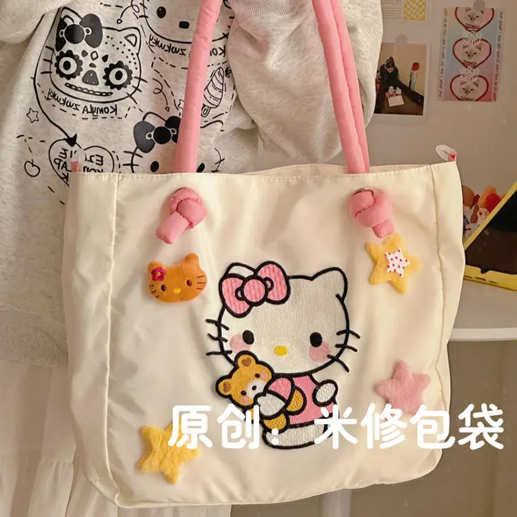 Sanrio Hello Kitty กระเป๋าอะนิเมะน่ารัก, กระเป๋า Crossbody การ์ตูนน่ารัก Y2k กระเป๋าเป้สะพายหลังความจุขนาดใหญ่ของขวัญสำหรับเด็กผู้หญิง