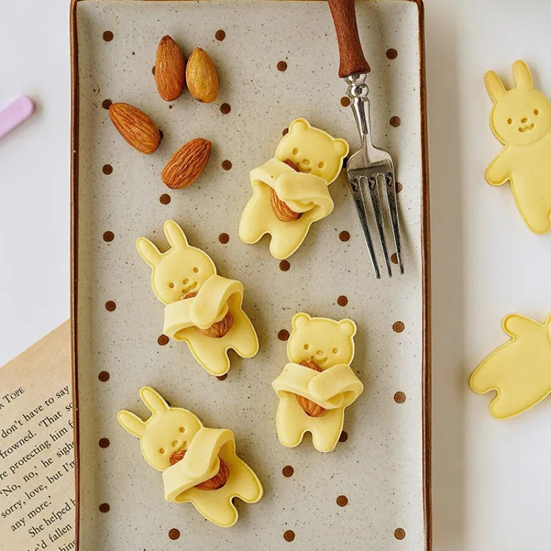 

Cute Animals Cookie Cutters Cartoon Bear Rabbit Biscuit Mold Pastry Cake Decorating Tools Fondant Baking Accessories Supplies