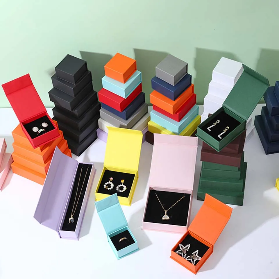 

Wholesale luxury Custom logo gold cardboard set jewelry box earing packaging wedding ring Magnetic paper Box