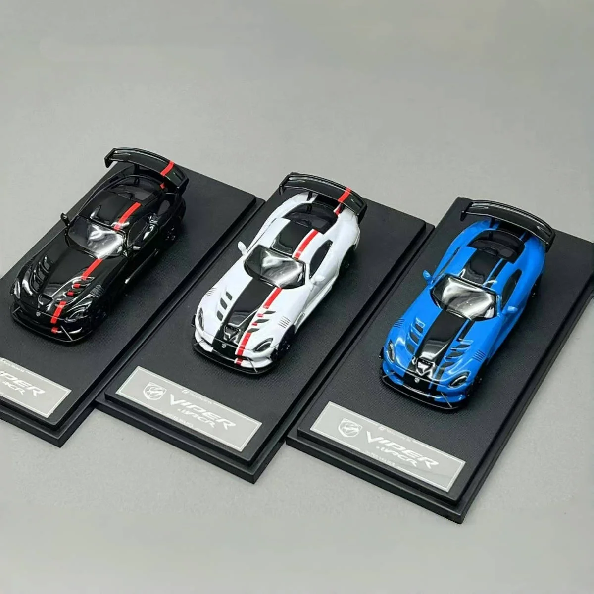 

Hone Model HM 1:64 Viper ACR Magnetic Front Cover Alloy Car Model Collection