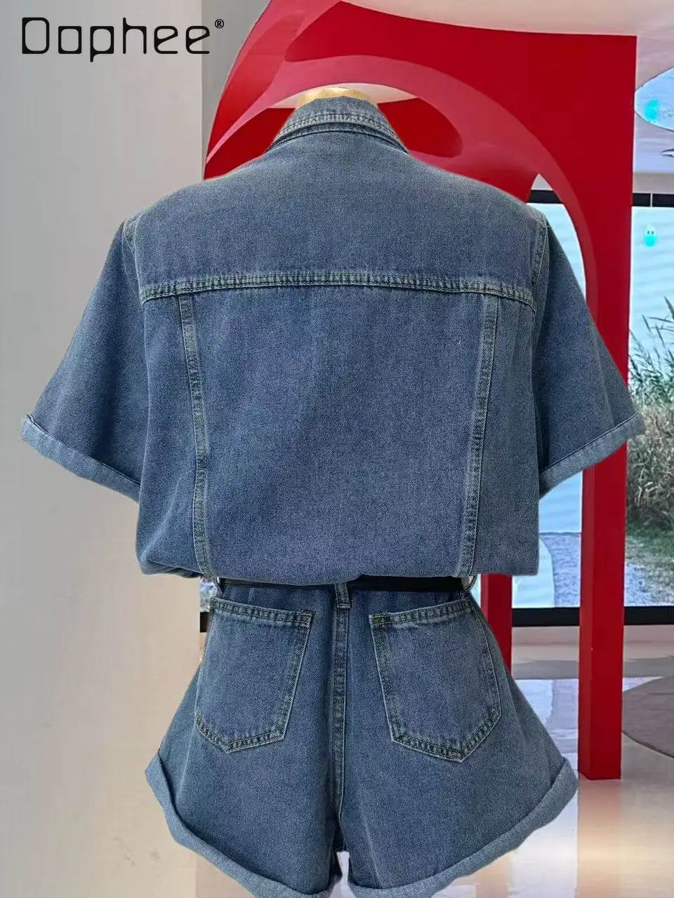 แฟชั่นบุคลิกภาพสีฟ้าแขนสั้นเข็มขัด Slim เอวสูง DENIM Jumpsuit กางเกงขาสั้น COMMUTER สไตล์แนวโน้มอารมณ์ Jumpsuit