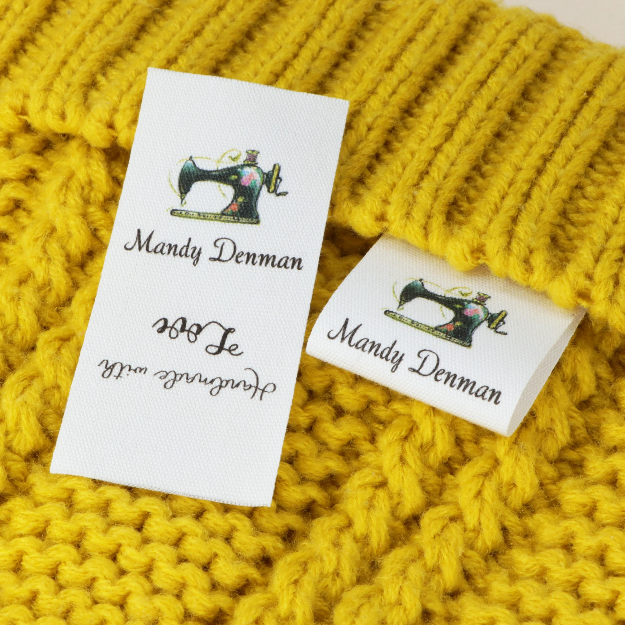 

Custom Folding Labels , Logo or Text - fold Tags, Personalized Brand , Printing Labels, Sew on Label(FR106)