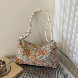 Torba pod pachami pod pachami z regulowanym paskiem torba Crossbody dla kobiet moda w stylu Vintage etniczna torebka na ramię w kwiaty torebka