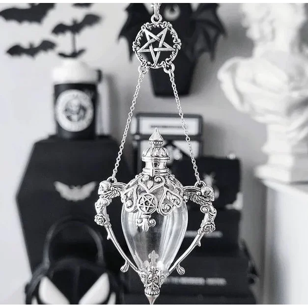 British Genuine Gothic Witch Kiss of Death Potion Bottle Pendant Necklace Dark Vintage Niche Clavicle Chain Fashion Jewely
