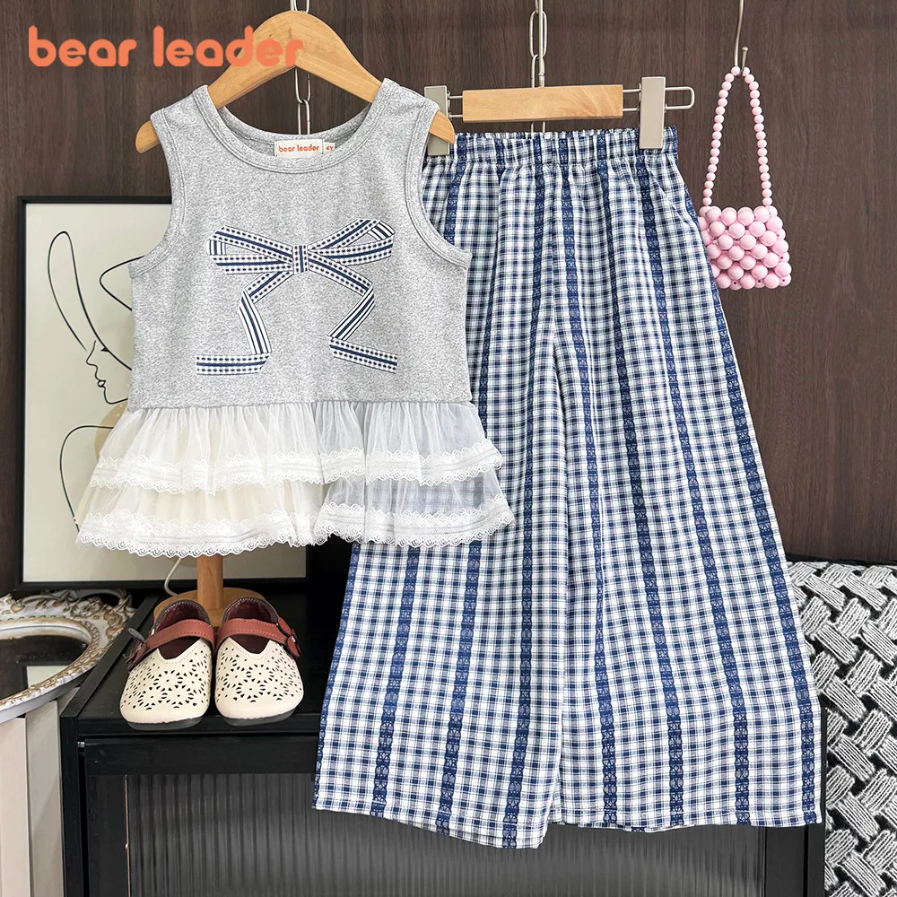 

Bear Leader, модная и повседневная летняя детская одежда для девочек, корейская версия, серый топ с бантом и принтом + синие клетчатые брюки