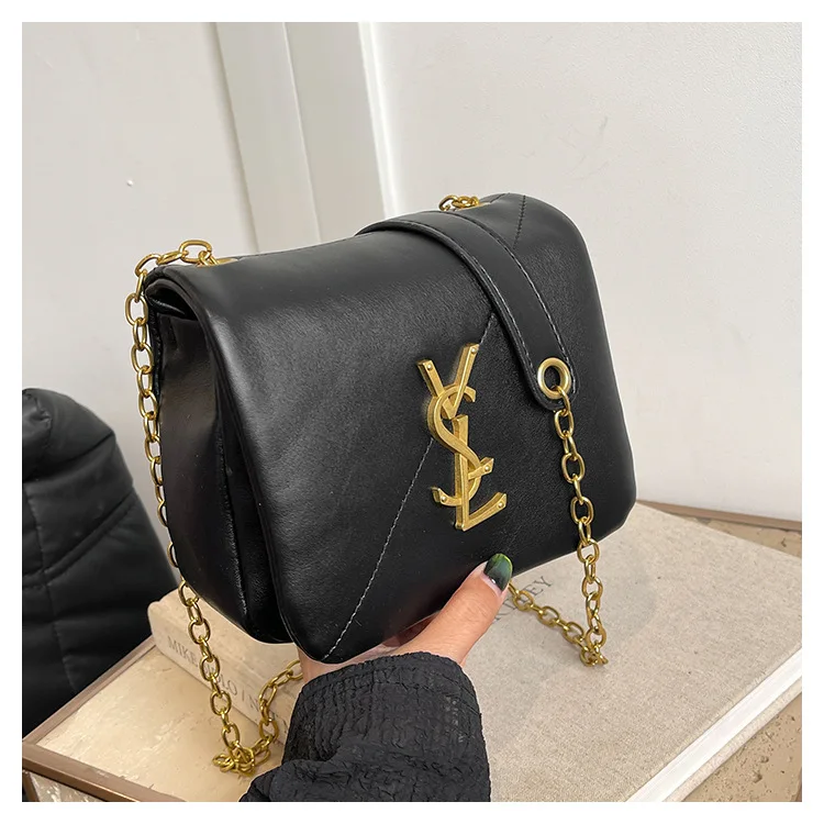 

Мягкая пушистая сумка-цепочка на плечо для женщин 2026: стильная стеганая сумка-кроссбоди с подкладкой, модная повседневная сумочка