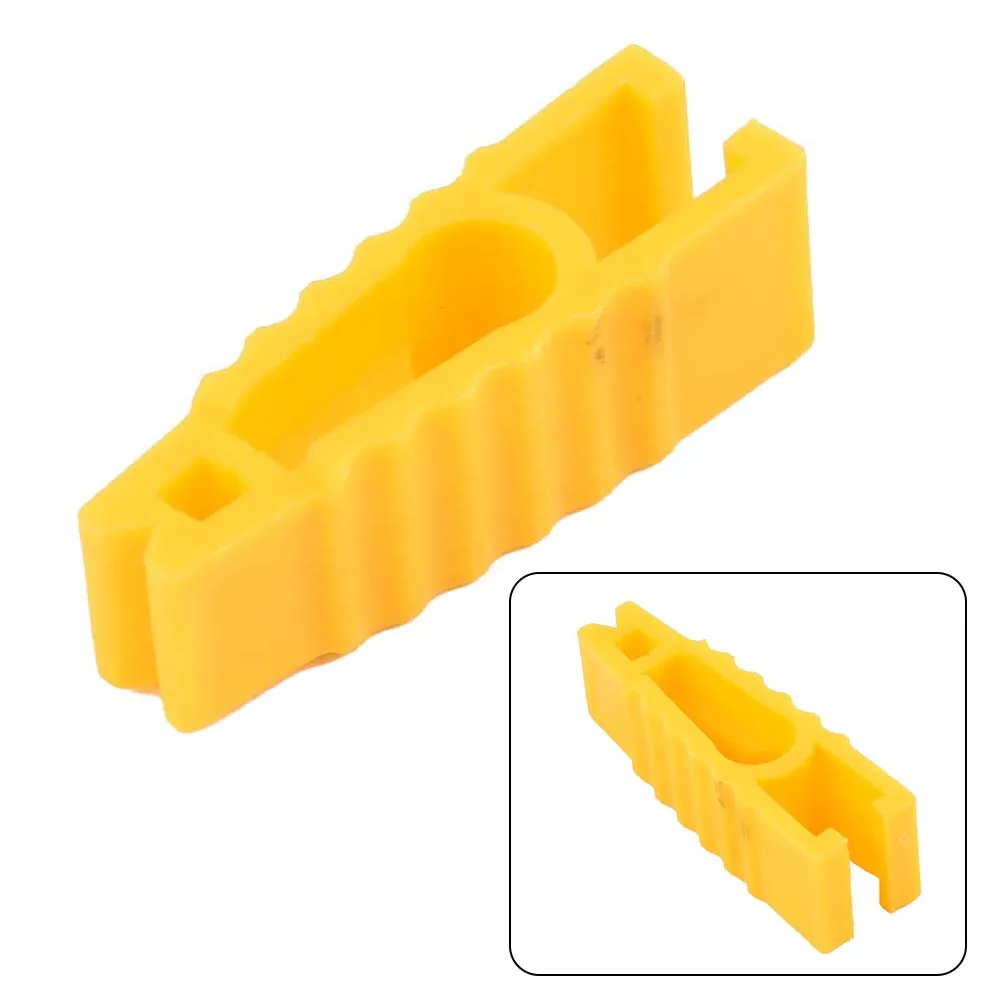 1PCS Mini Car Fuse Puller Clip Yellow Plastic Pliers Tweezers Installation Removal Tool Automobile Fuse Puller