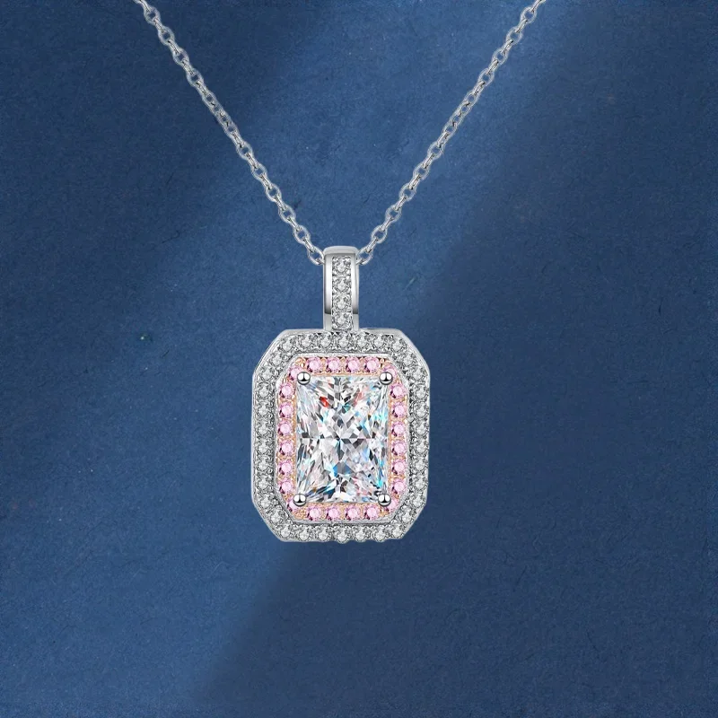 

Fashion 1 Carat Moissanite Platinum Necklace for Women, Charm Bag Square Sugar Pendant Collar Pt950 Simple Chain Fine Jewelry