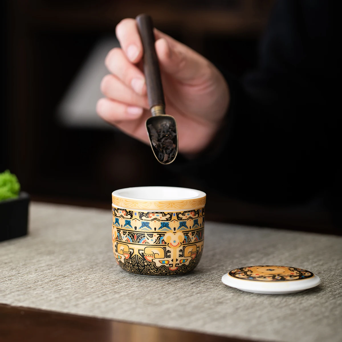 Mini Handmade Ceramic Teapot, Single-Person Small Teapot with Storage Bag, Portable Kung Fu Tea Set for Outdoor Camping, Creative Gift