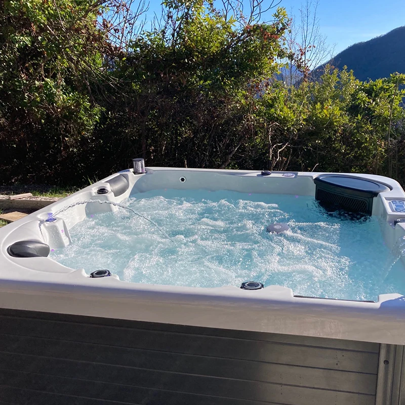 for luxury spa 4 person with WIFI modern jacuzier spa exterior