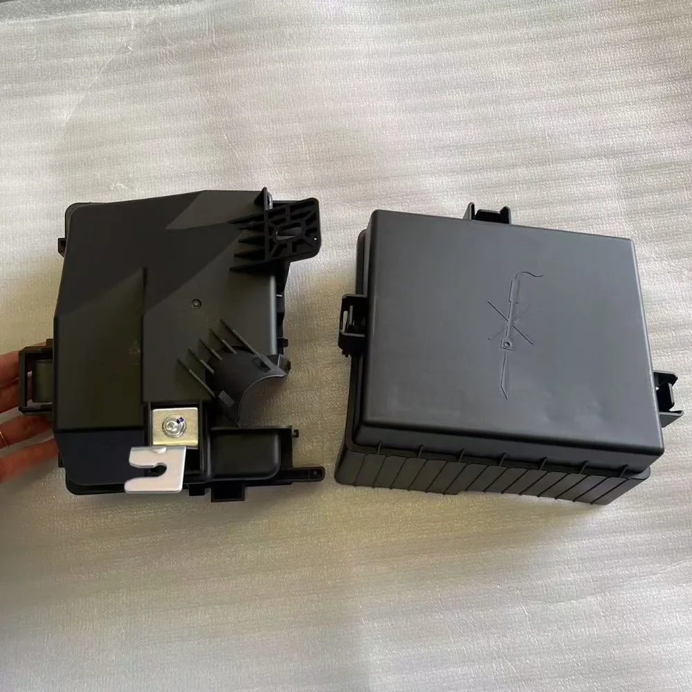 For Aeolus Yixuan GS Genuine Fuse Box Top Engine Compartment Cover Base Brand New