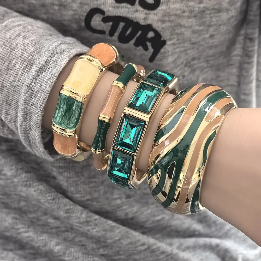 Elegant Charm Zinc Alloy Enamaled Colorful Bangle Simple Design Trendy Women's Fashion Jewelry Minimalist Bracelets
