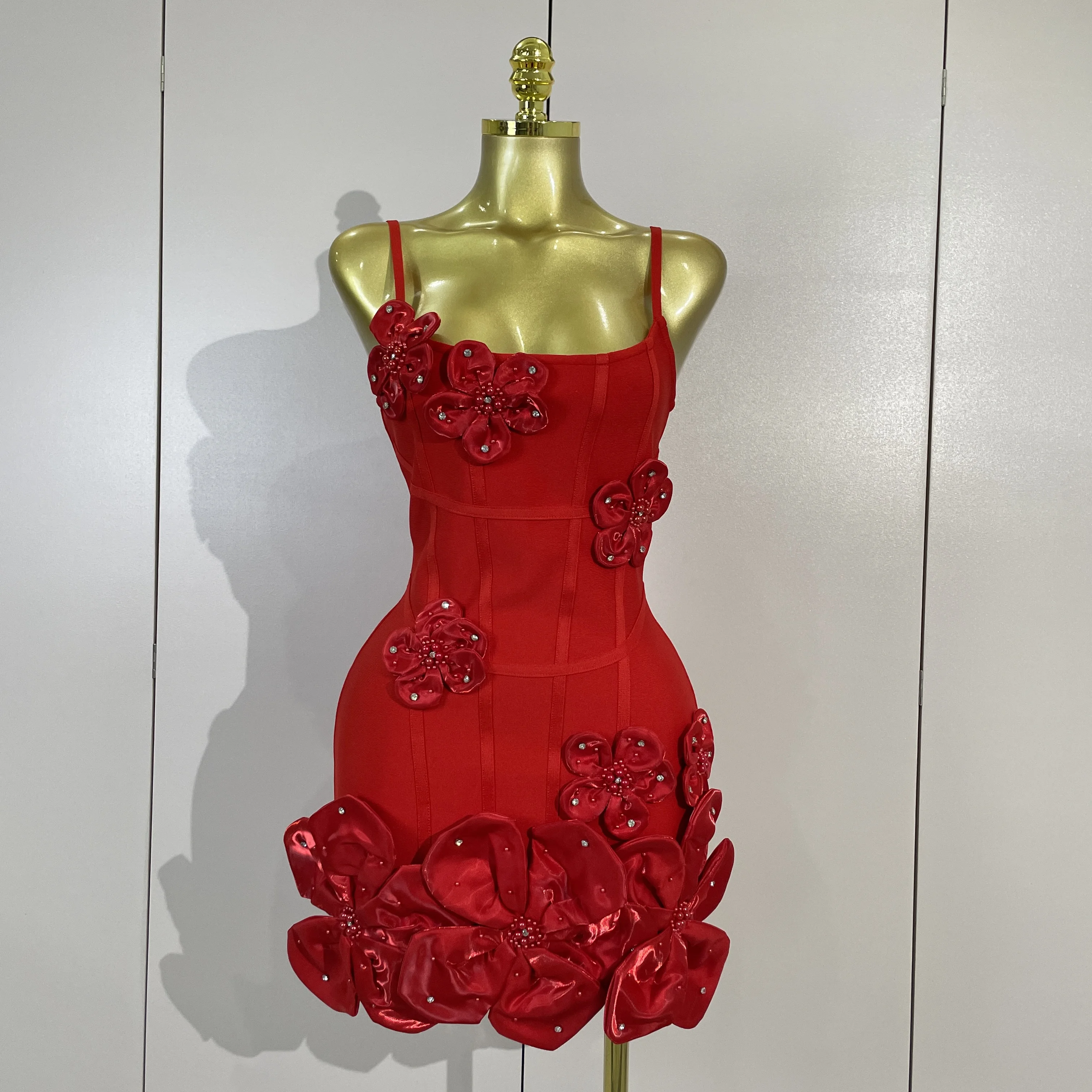 Elegant Chic 3D Beaded Flower Spaghetti Strap Short Bodycon Bandage Dress Luxury Party Prom Gown Birthday Wedding Guest Dresses