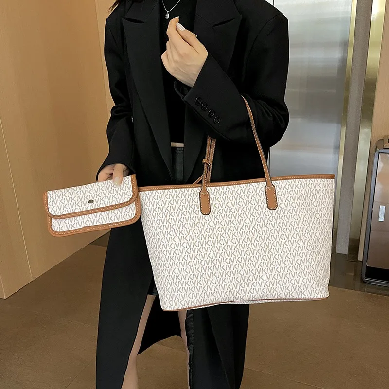 

Retro Versatile Crossbody Bag with New Style - Classy Niche Trendy High-End Exquisite Design for Women's Sweet Casual Looks
