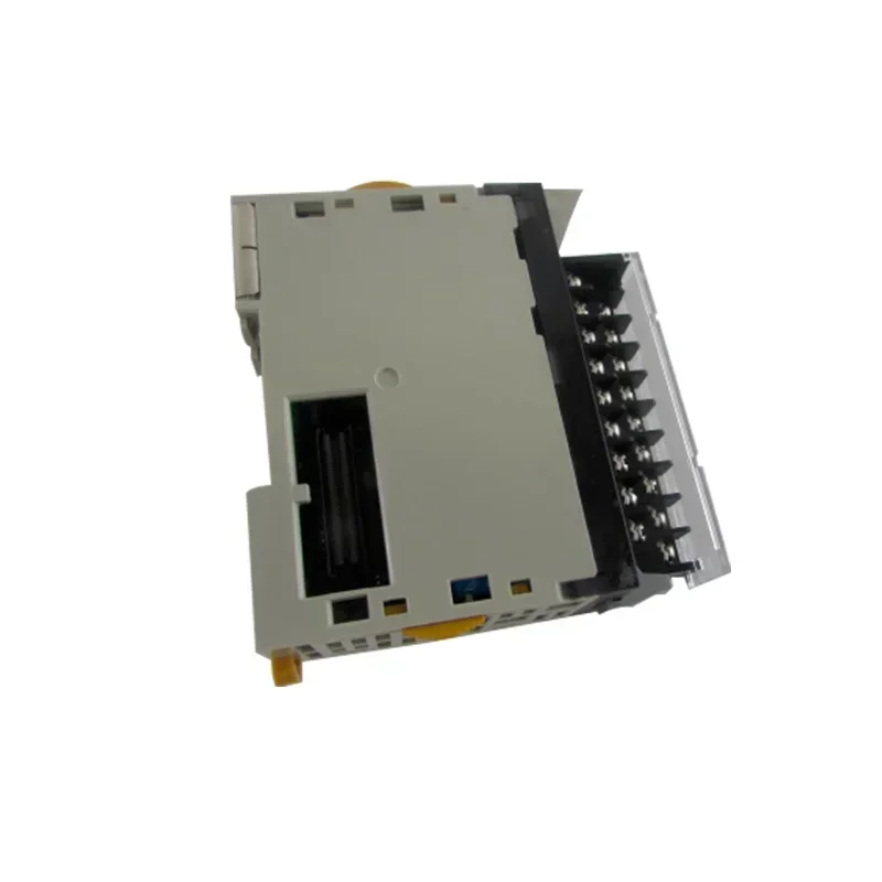 Original PLC Controller CJ1W-E1P21 Programmable Controller CJ1W-IC102