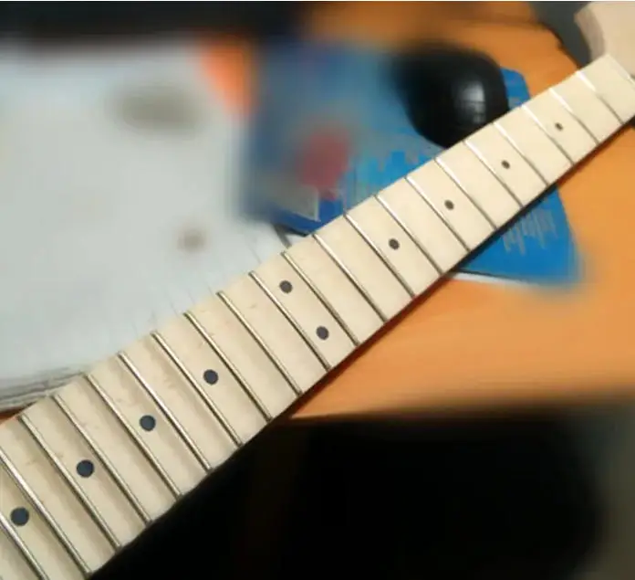 

21frets big headstock reverse matte paint scalloped