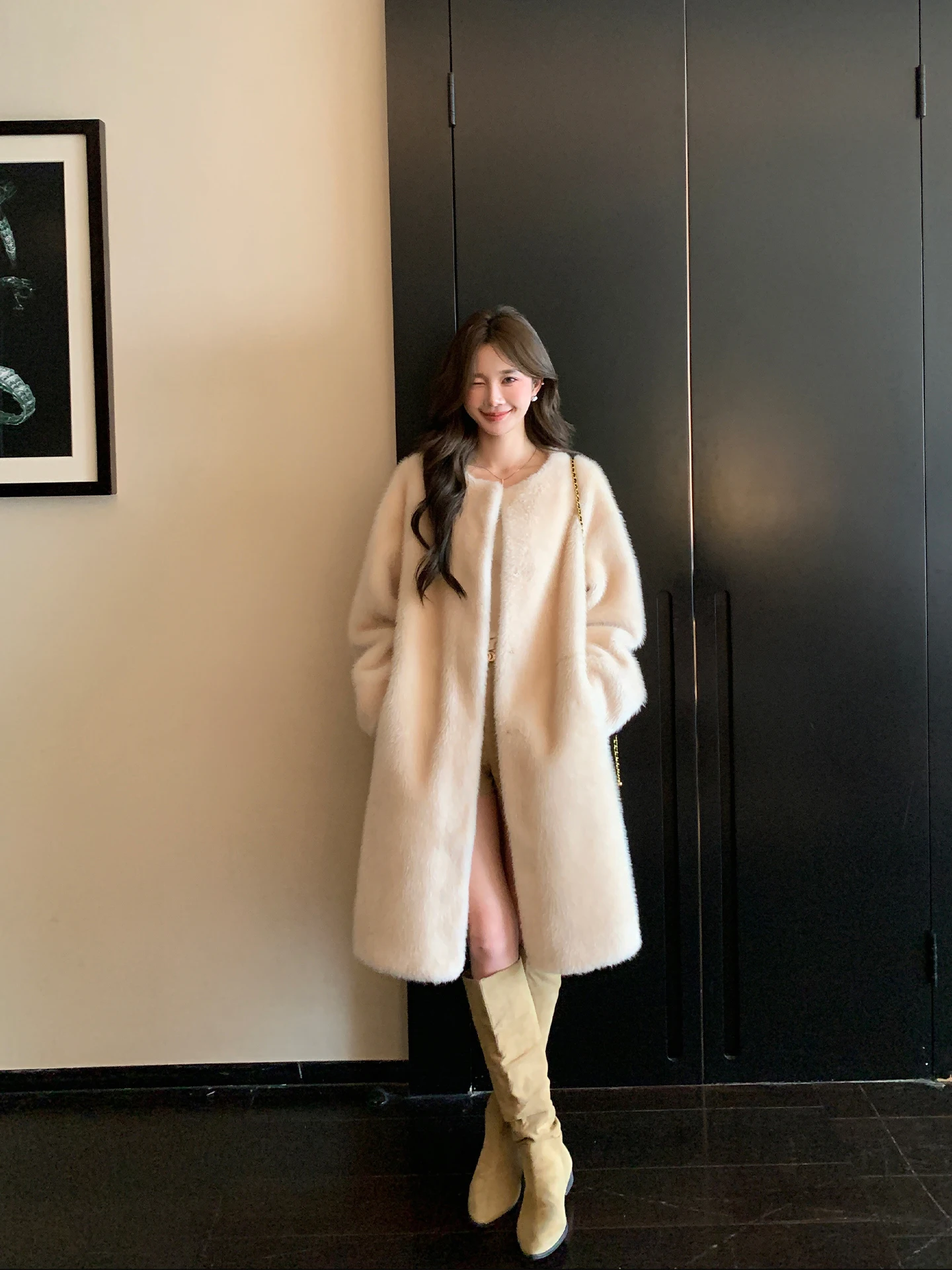 

Mkk Limited женская шуба из овечьего меха средней длины из натуральной кожи и меха, зимняя верхняя одежда, удобная теплая длинная све