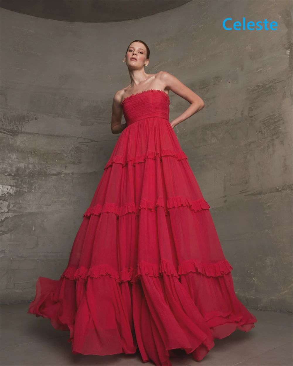 ที่กําหนดเองประณีตสีแดงชีฟองชุดราตรีคลาสสิก Strapless Homecoming Dresses แฟชั่นชุดพิเศษ