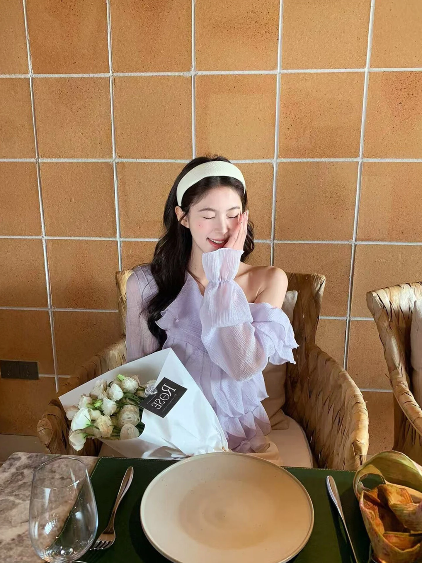 

Romantic Sle Borea Independent Women's irt oulder Exposure Side Collar Lotus Le Long Sve Polyester Fiber