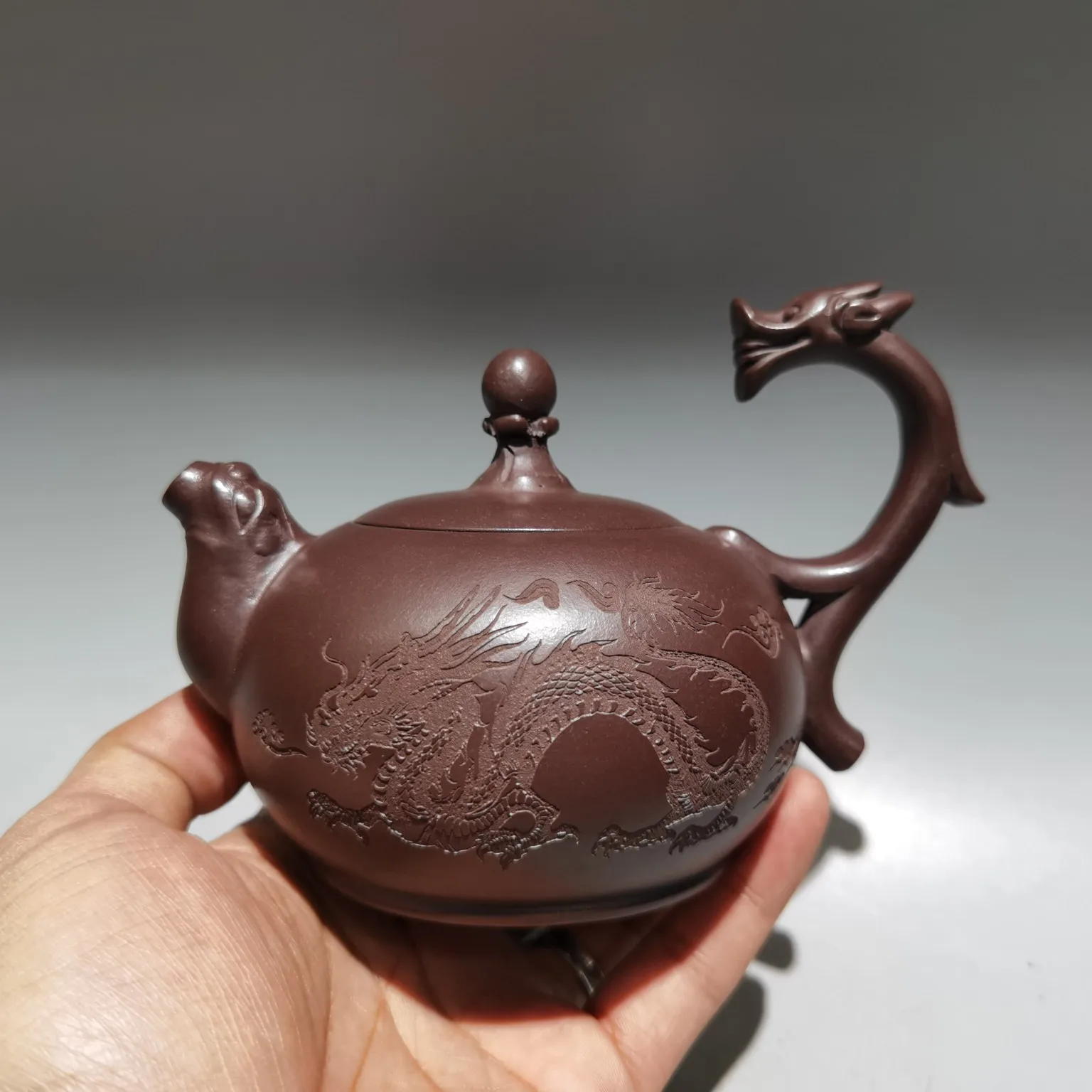 

7"Chinese Yixing Purple Clay Pot Pottery Chinese Loong Statue Handle Pot Kettle Teapot Pot Tea Maker Office Ornaments