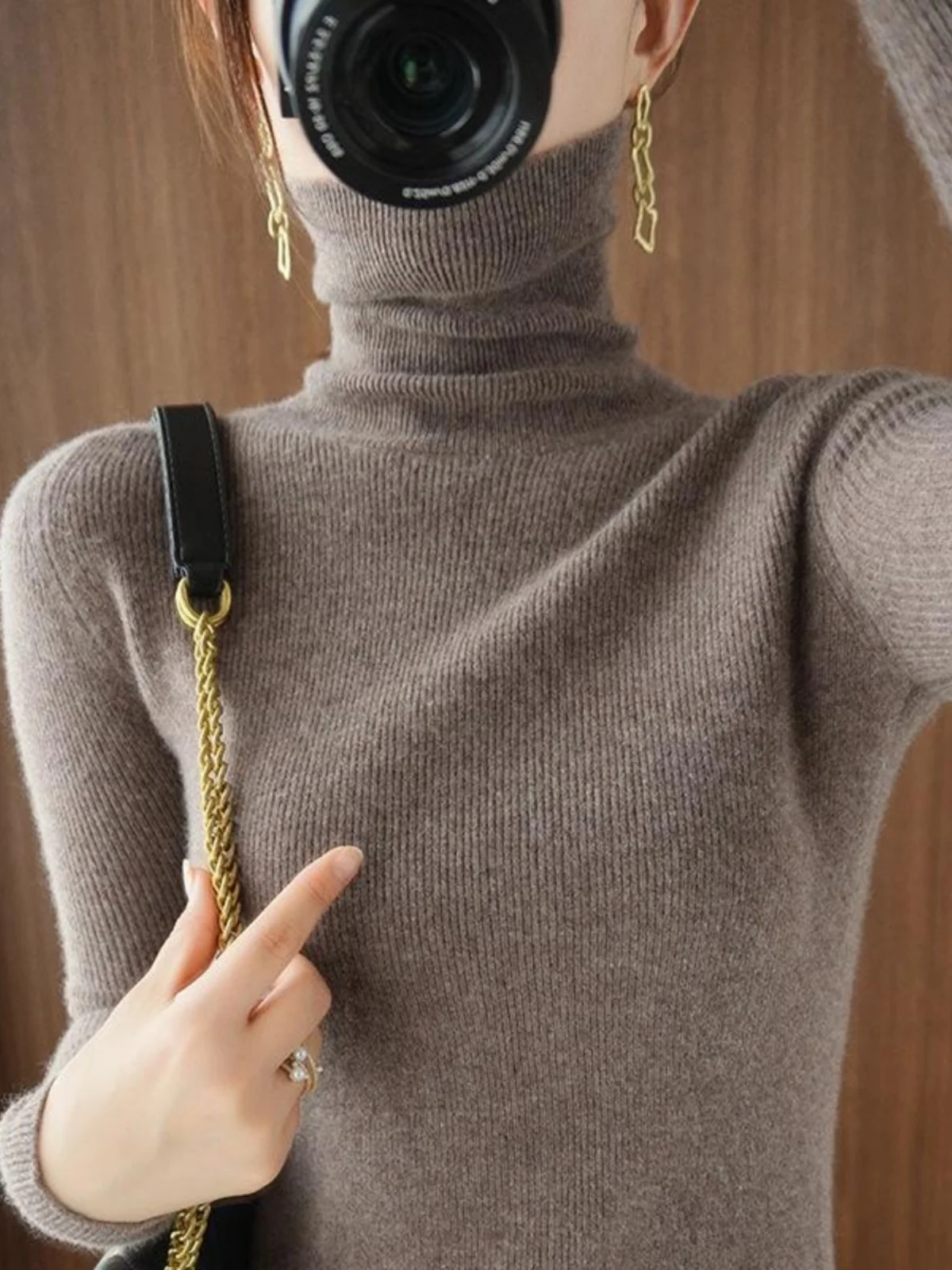 

Elegant White Slim Fit Collar Sweater Drawstring Stand Collar Non-Irritating Inner Wear Women's Off-Season New 2026 Fashionab...