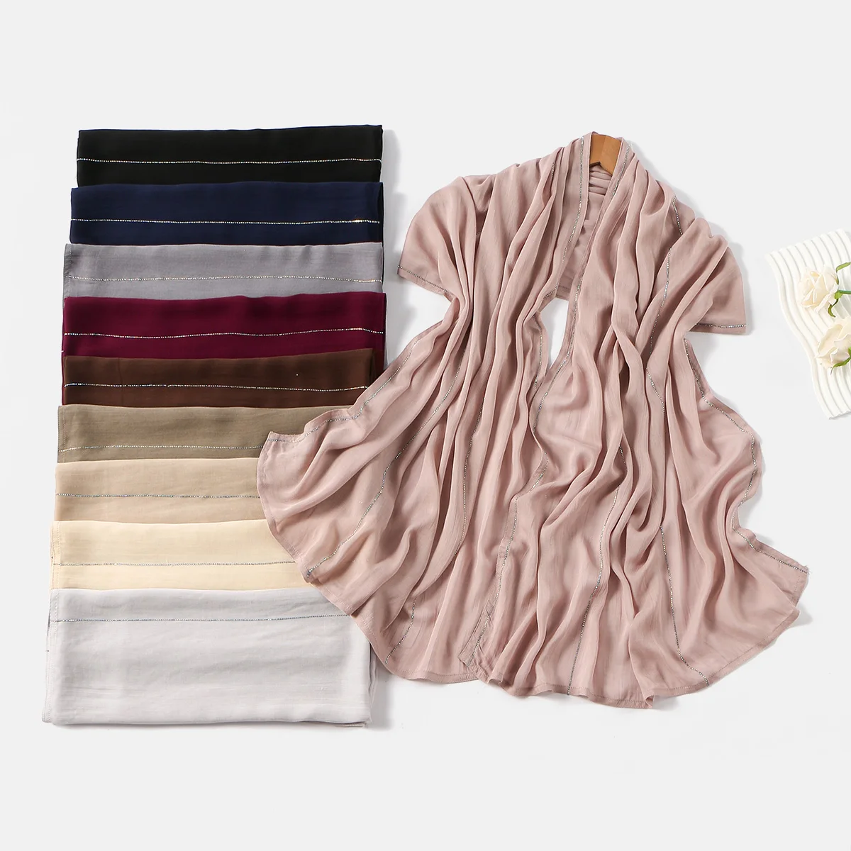 

Glitter Rhinestone Wide Cotton Hijab Scarf for Women Muslim Shawl Solid Head Wrap Bandanas Foulard Turbante Mujer Scarf 170*70cm