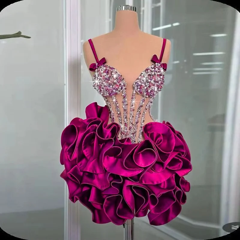 Funkelndes Strass-Abschlussballkleid mit Schleifenriemen, Mini-Partykleid, gerüschtes, durchsichtiges, kurzes Kleid mit Kristallen, Kleid für Bühnenaufführungen