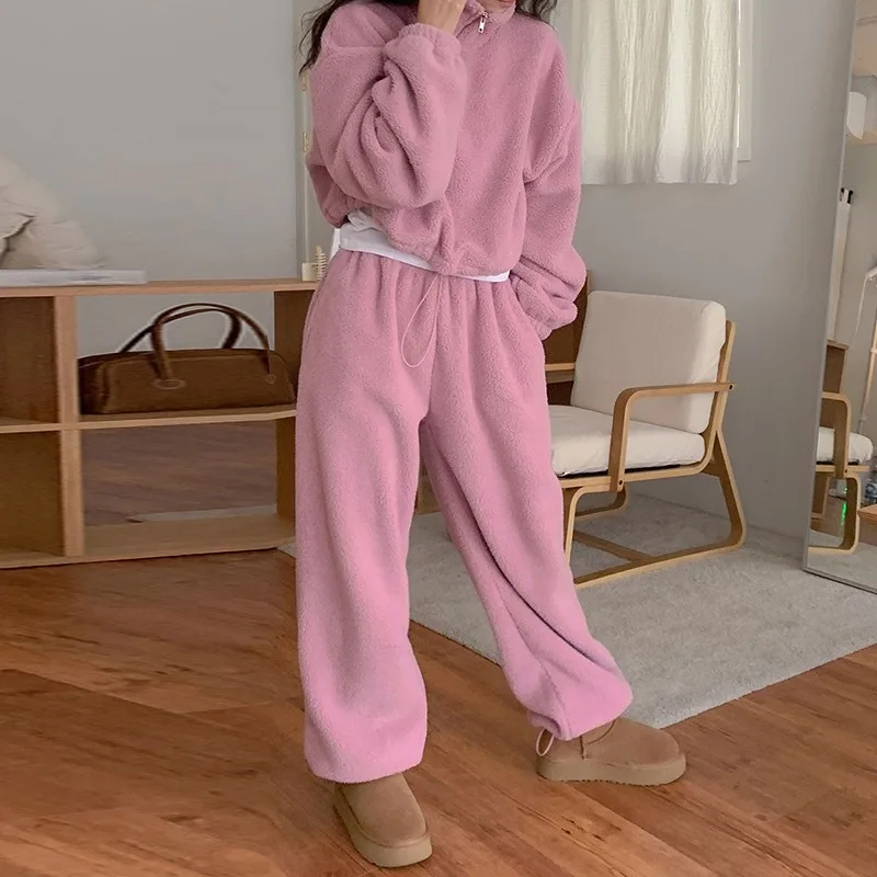 

Women's Lambswool Set with Stand-Up Collar Pullover Sweatshirt and Loose Cuff Pants, Two-Piece Set