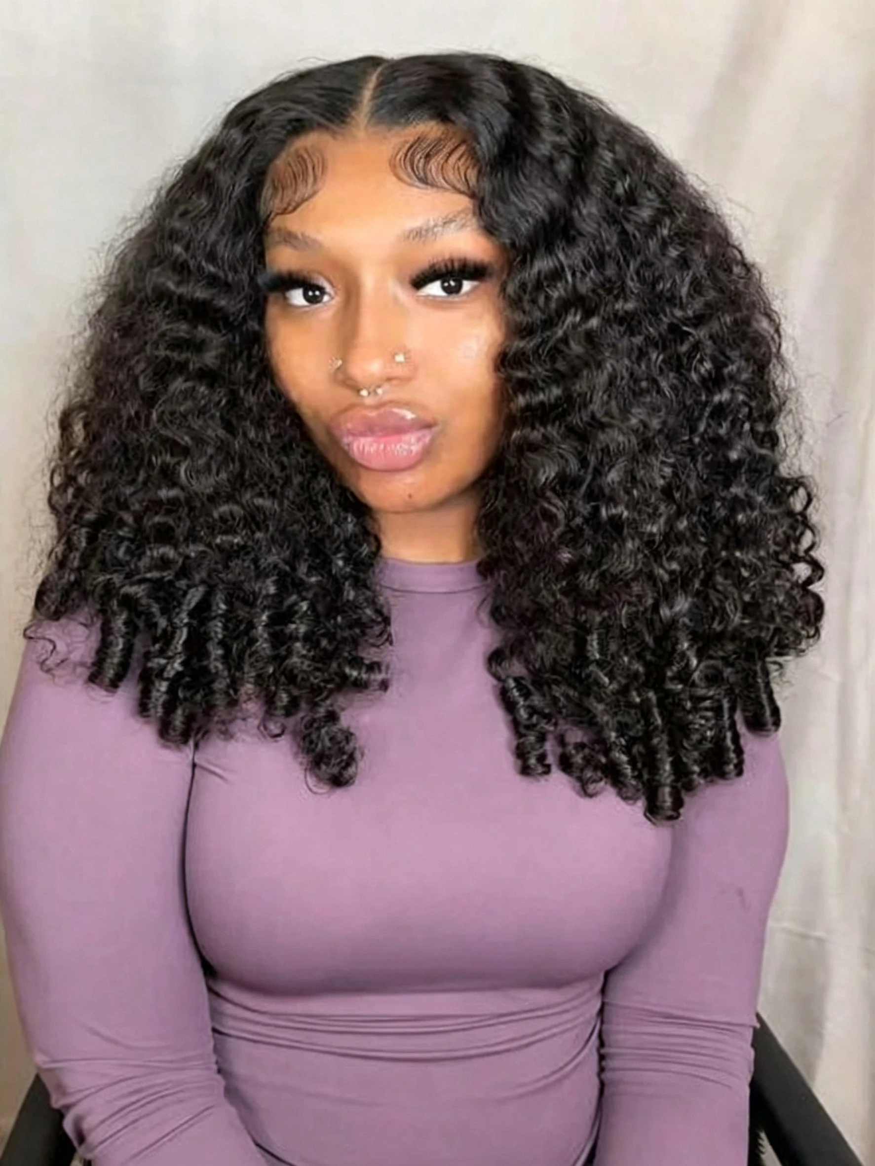 250% Dichte Burmesische Locken-Echthaarperücke 13x4 HD Transparente Lace-Front-Perücken Vorgezupfte Burmesische Echthaarperücken 28 Zoll – Detail 1