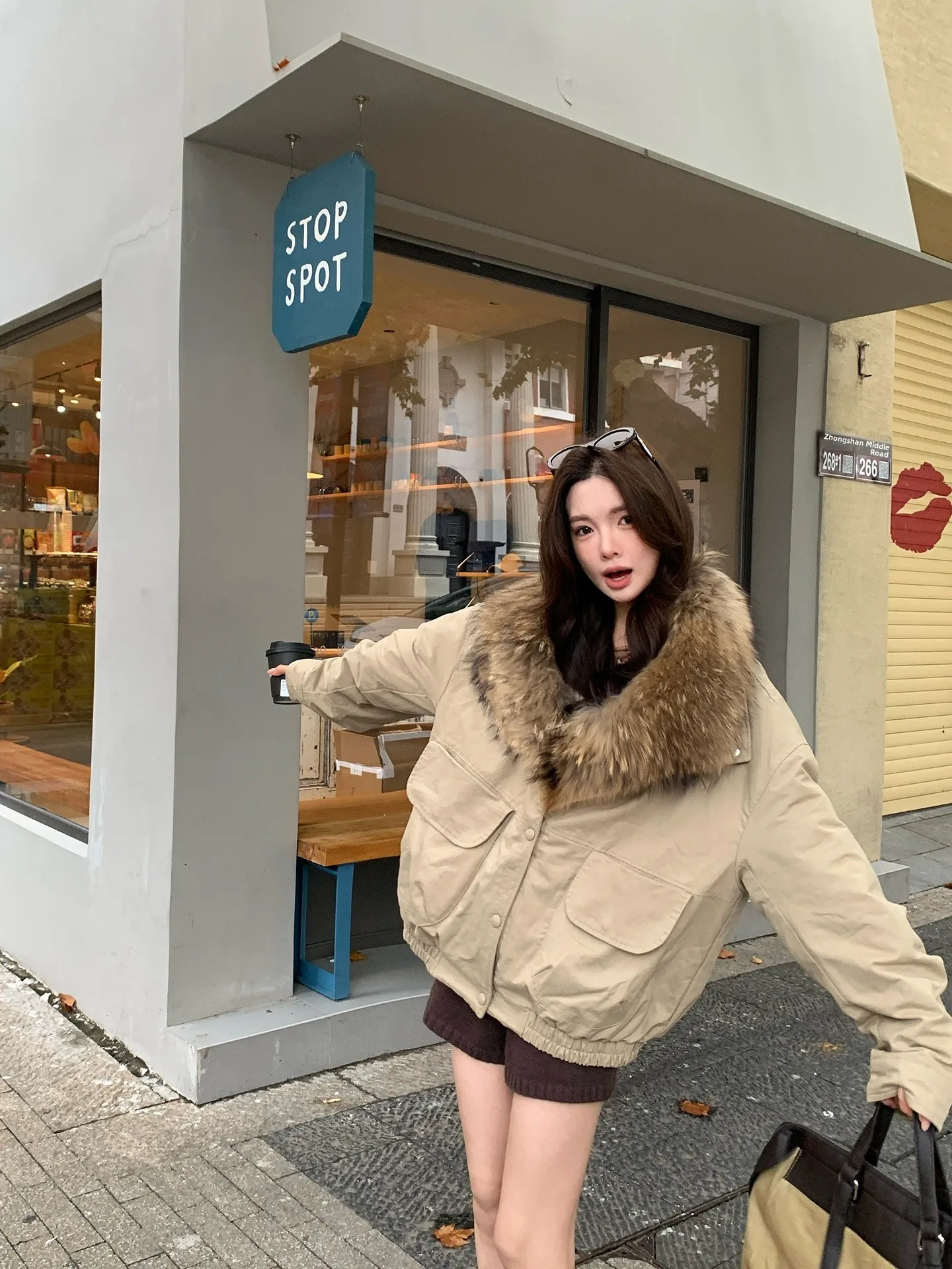 

Mist Paker Barn Fur Collar Detachable Raccoon Large Feather White Goose down Fur Coat Women's Jaet Long Sve Busin Com...