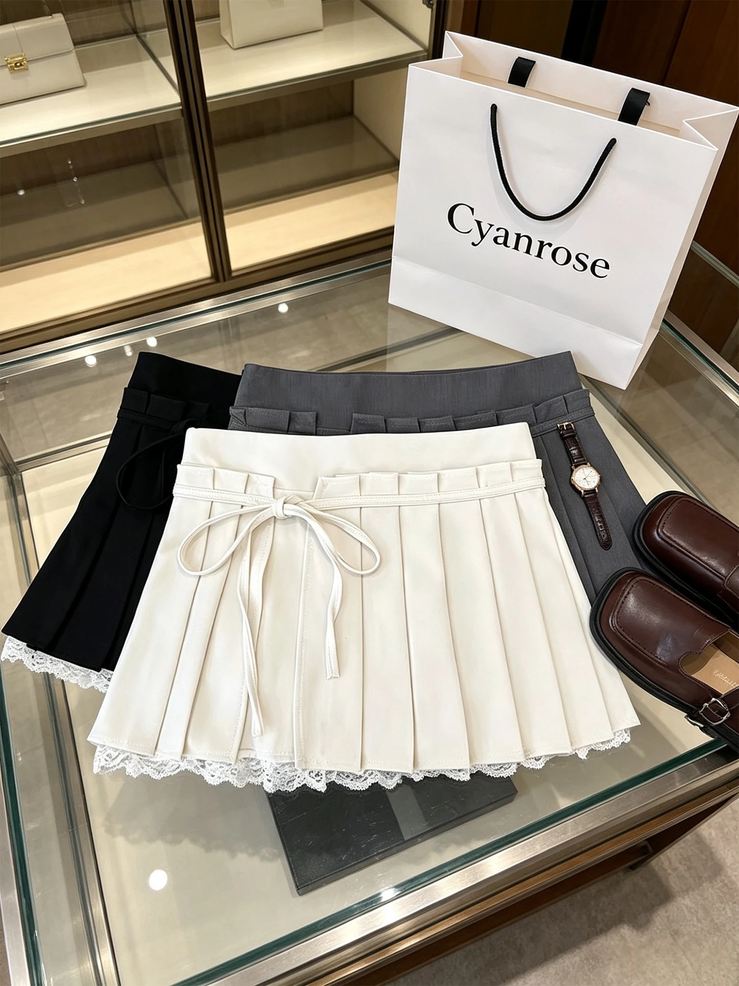 Women's Apricot Tie Bow Pleated Skirt Y2K Gyaru Vintage Short Skirt Preppy Style High Waist Ruffle Lace Patchwork A-Line Skirt
