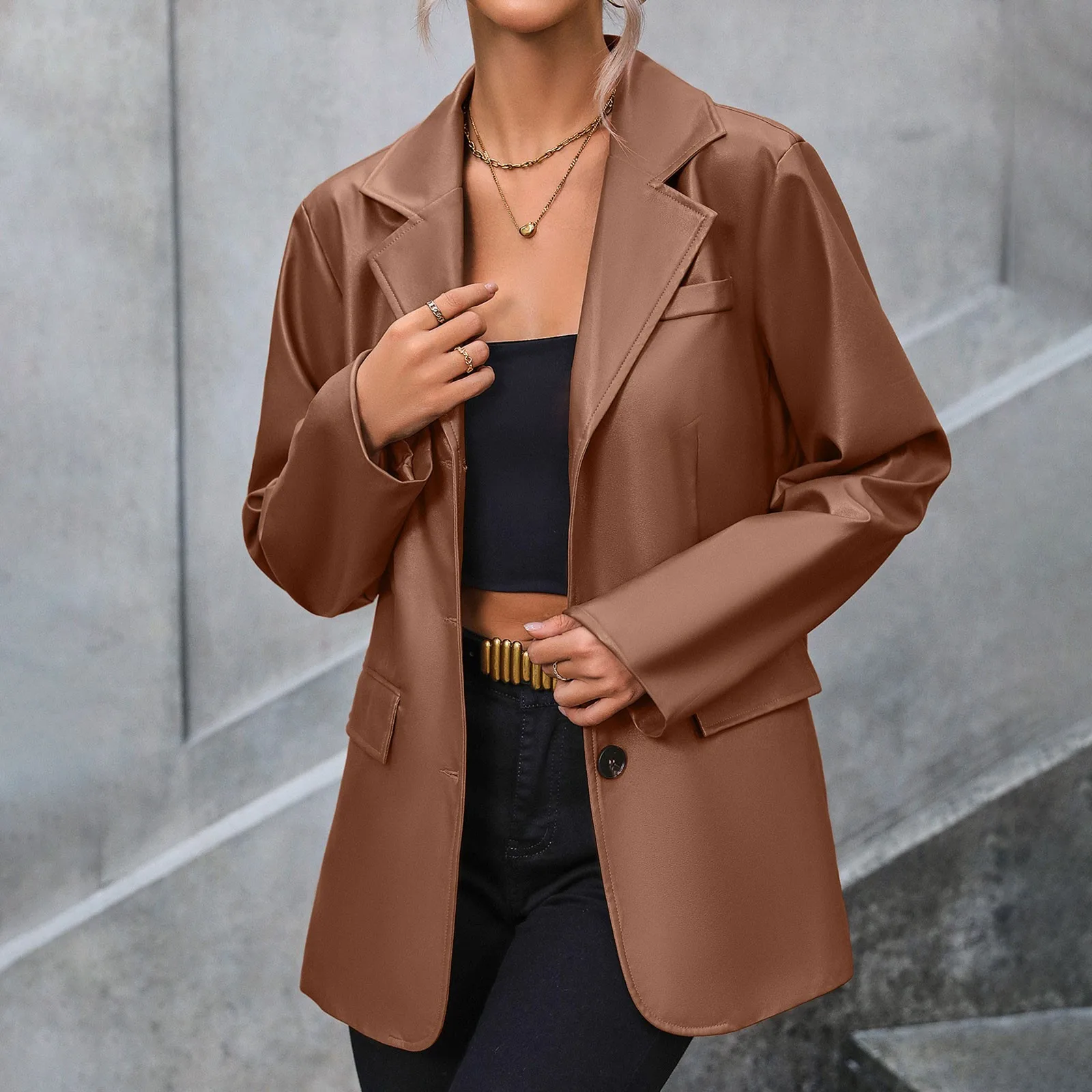 Рисунок 2 - Свободный женский однотонный костюм