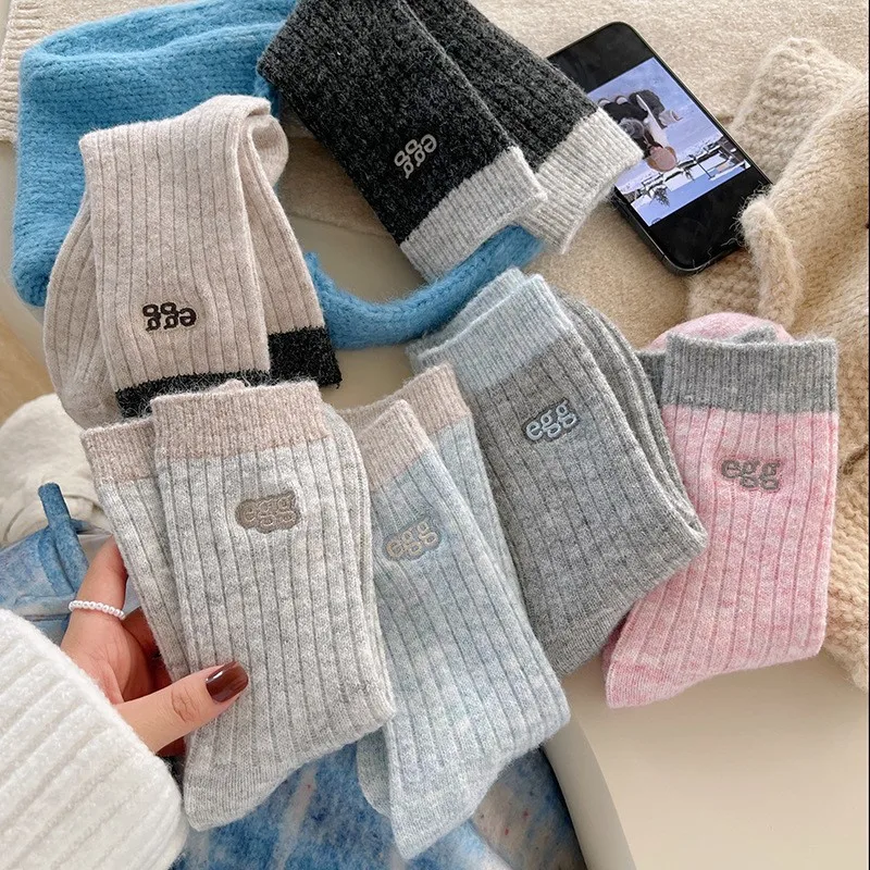 

Ladie's Wool's Socks Dopamine Contrasting Letter Embroidery Retro Harajuku Cute Mid Tube Socks Winter Fleece Thicked Warm Socks