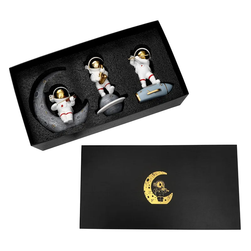 

Light Luxury Gift Box for Boys Spaceman Astronaut Decoration Living Room Desktop Home Decoration