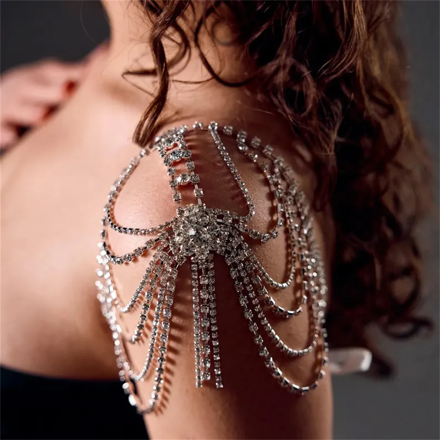 INS Fashion Multilayer Rhinestone One Shoulder Chain Boho Bride Wedding Shiny Crystal Long Tassel Body Chain Shawl Jewelry Gift