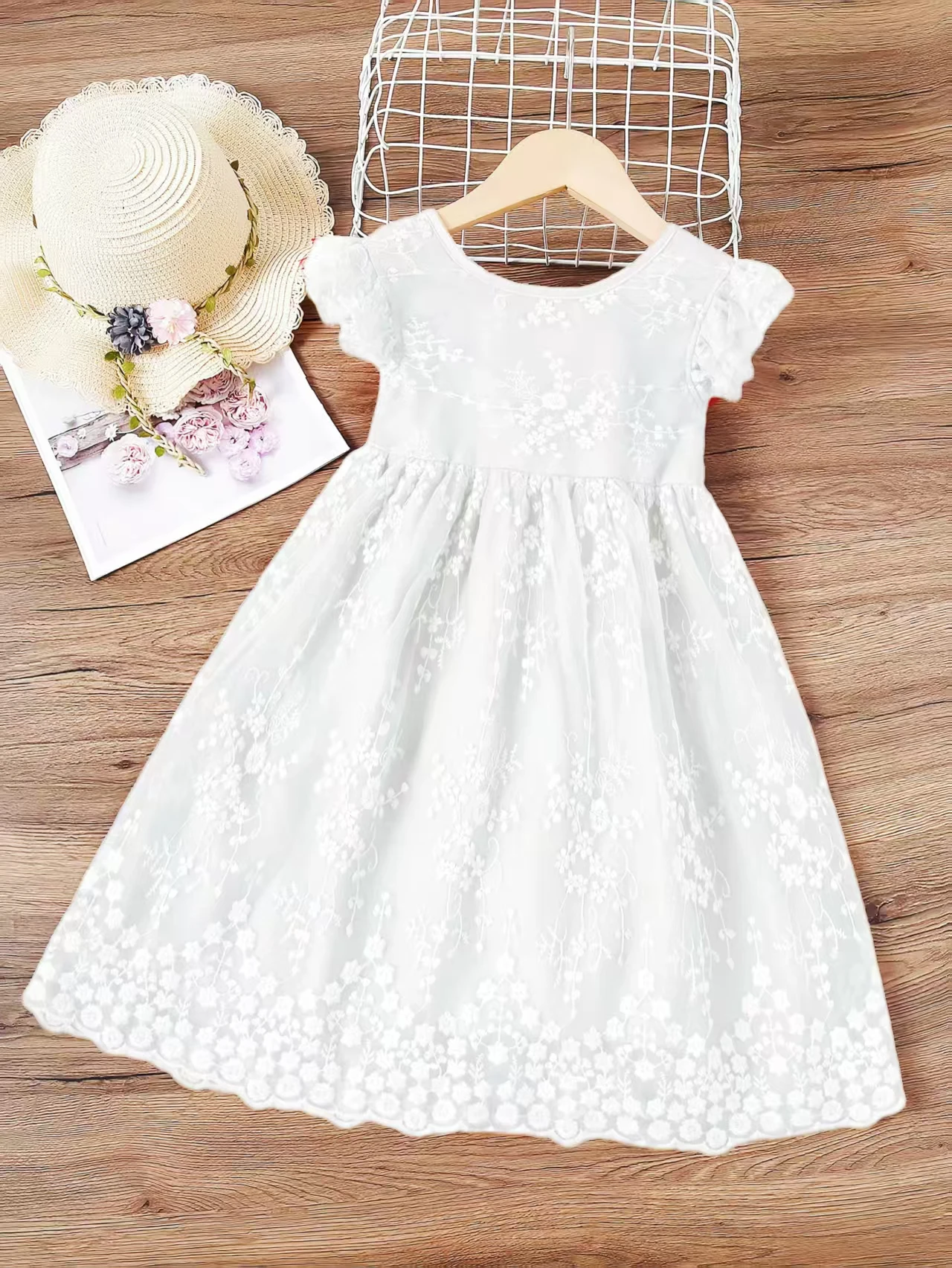 New Girl\'s Solid Lace Flower Flying Sleeves Bow Zipper Fashionable Princess Dress Summer Ladies Romantic Dress Without Belt