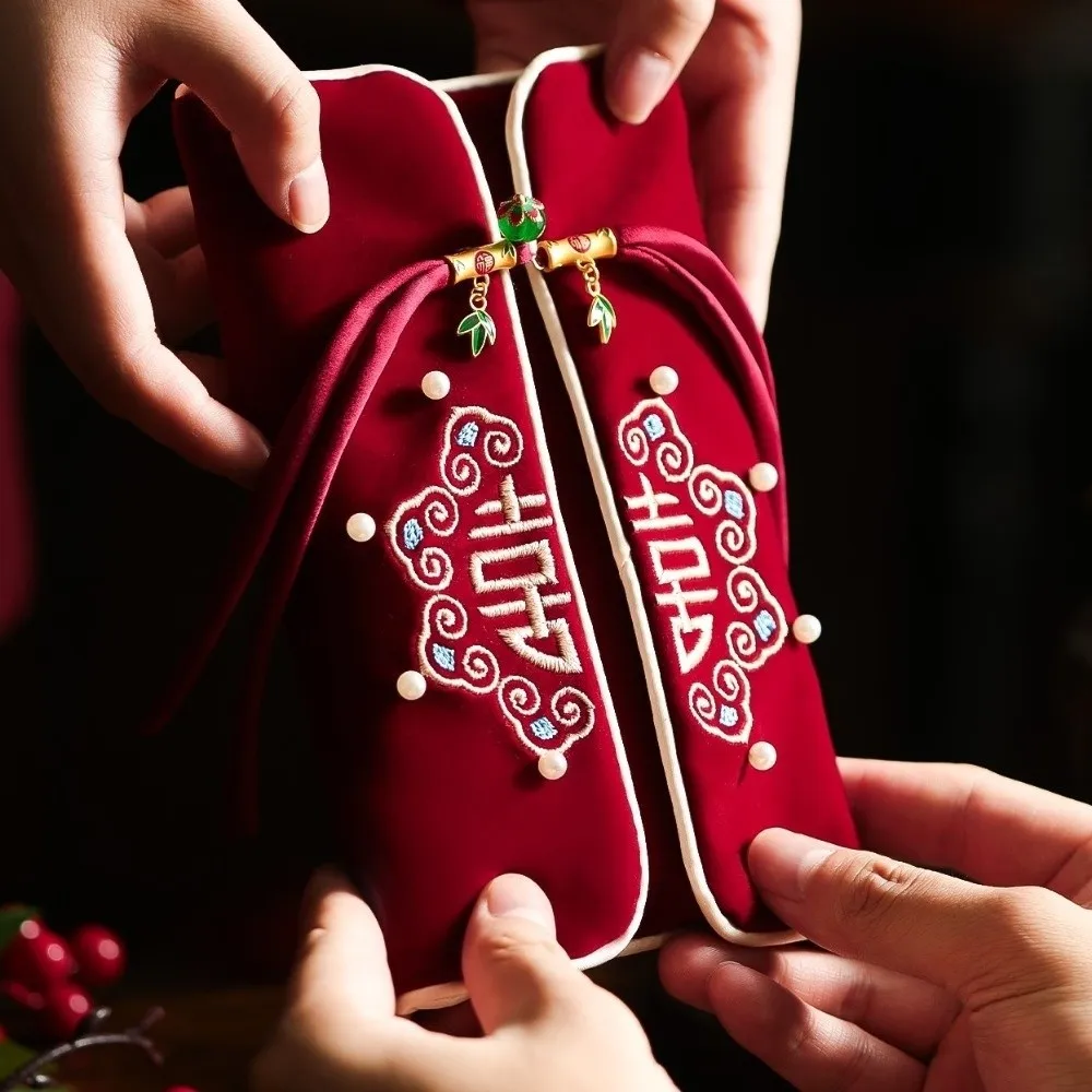 Diseño de bordado tradicional, sobre rojo, tela de terciopelo, paquete de dinero hecho a mano, mejores deseos con borla, aniversario de HongBao