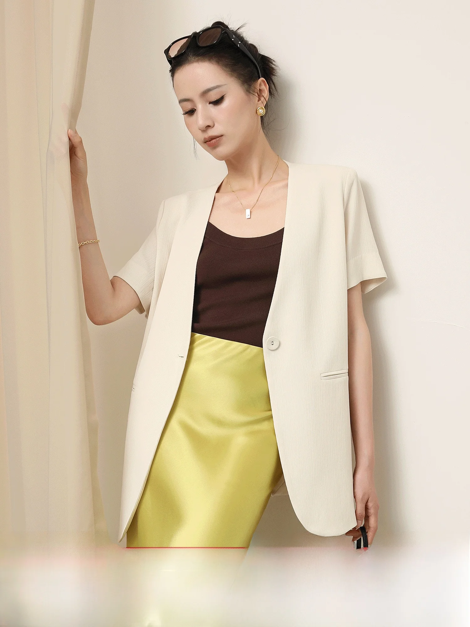 

Летний женский костюм Pumen XUS: пиджак и брюки из ацетатной ткани, V-образный вырез, прямой крой, для повседневной носки, 25-29 лет