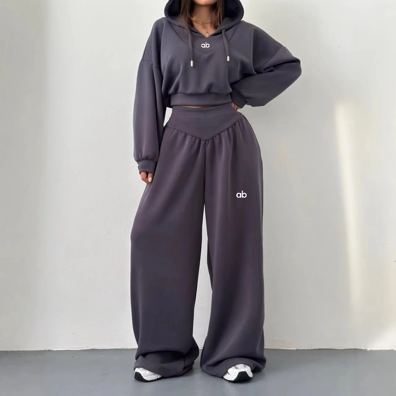 completo-da-donna-in-due-pezzi-felpa-corta-con-cappuccio-e-pantaloni-a-vita-alta-tuta-casual-streetwear-primavera-autunno-2026