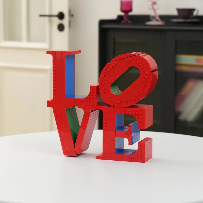 

791pcs Art Life Creative Series Model LOVE Sculpture Girl Educational Assembly Building Blocks Toy Birthday Gift 31214