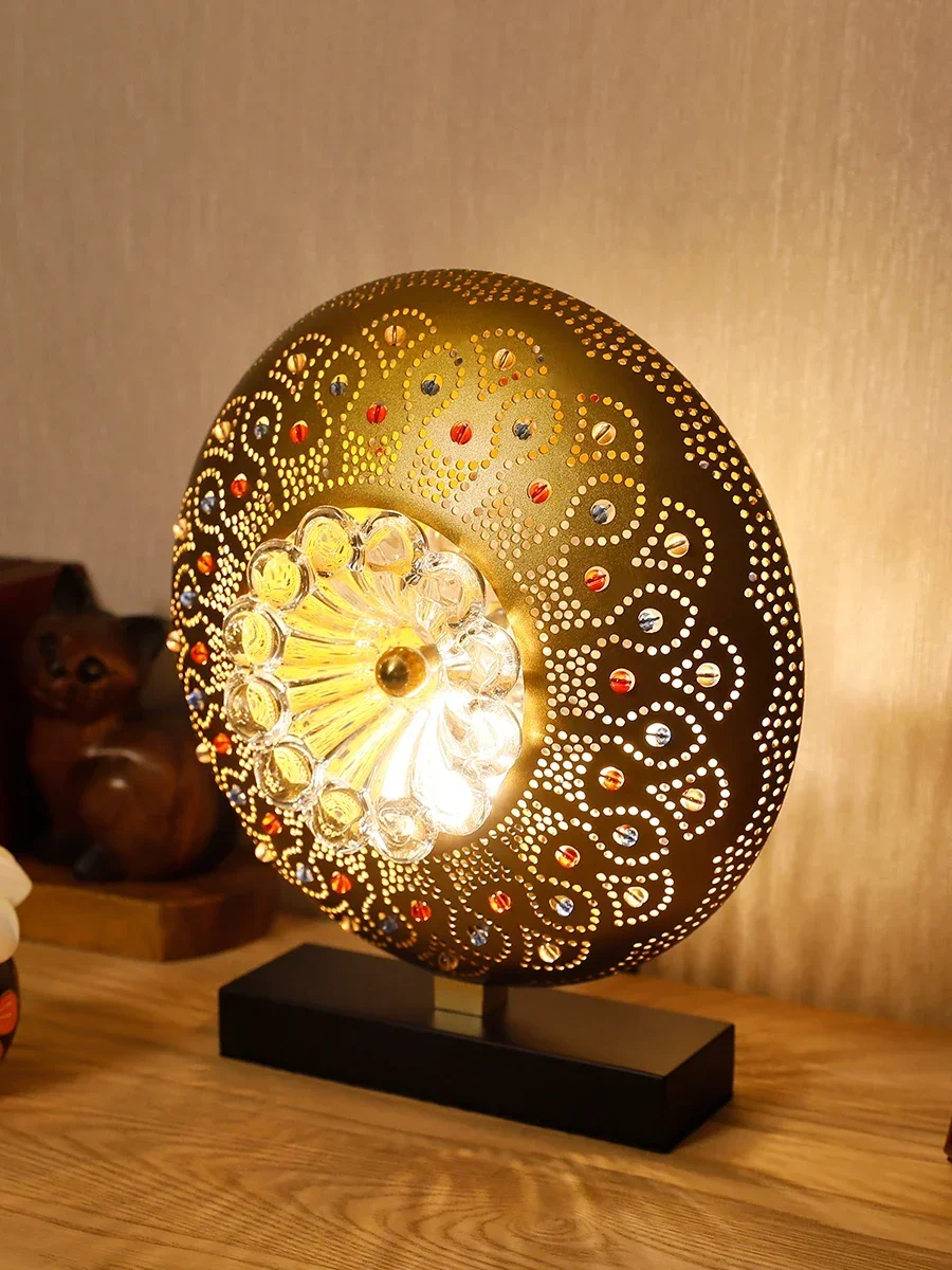 TAO Southeast Asian Style Peacock Desk Lamp Retro Iron Art Decorative Table Lamp