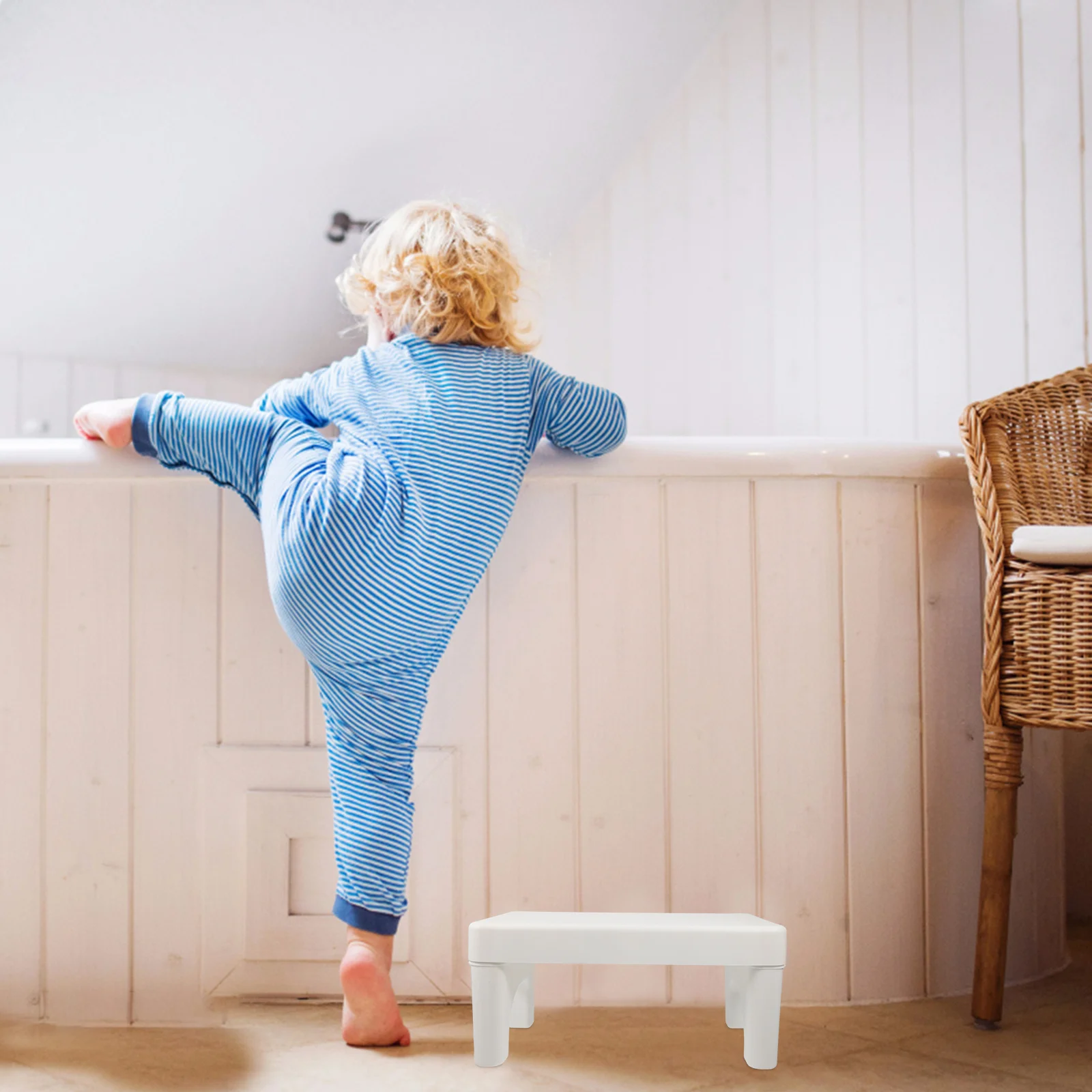 

1pcs Toilet Potty For Toilet Foot Adults Stool for Adults Anti Slip Durable Comfortable Poop Stool Bathroom White