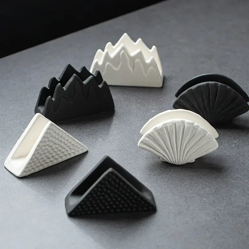 Minimalist Creative Ceramic Napkin Holder Home Restaurant Hotel Cafe Tissue Rack Napkin Stand Storage Organizer Desktop Ornament view 2