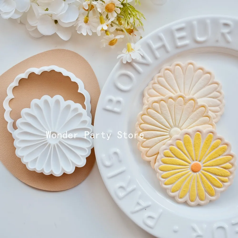 Daisy Flowers Shape Cookie Cutter Stamp Cartoon Flower Pressable Biscuit Mold Confectionery Cookie Kitchen Baking Pastry Tools - view 5