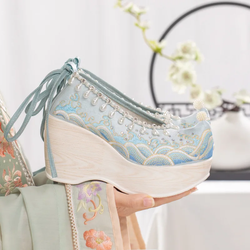 

Chinese Style Luxury Pearl Women Shoes Spring 2024 New Hanfu Elegant Wedge Embroidered Platform Shoes Vintage Ladies High Heels