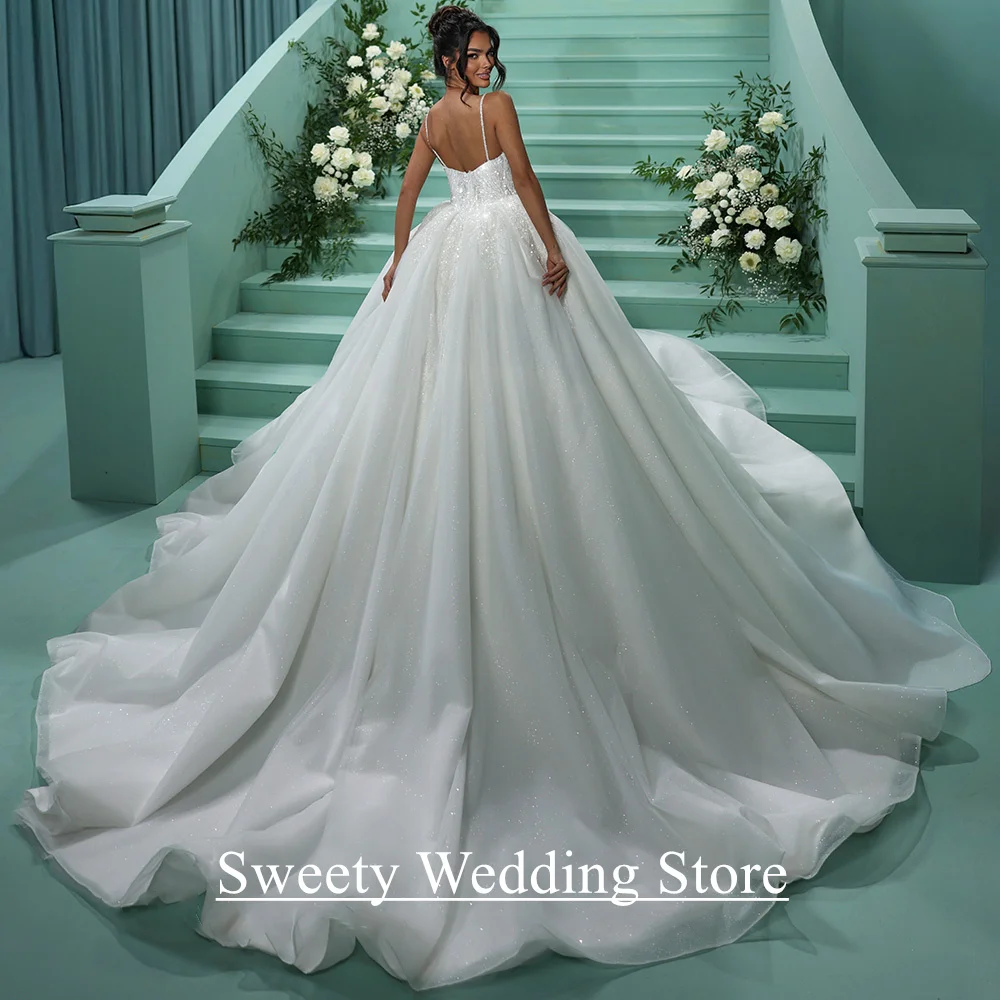 Luxury Ball Gown Wedding Dresses for Woman Customized Spaghetti Straps V Neck Beading Applique Bridal Gown Vestido De Noiva