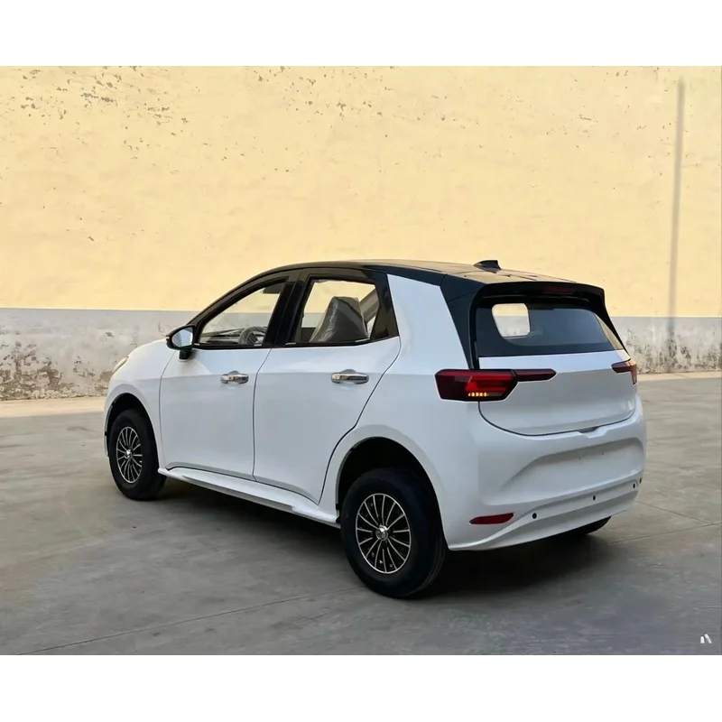 Low-cost Vehicles with 4 4 Wheels 5 Seats New Energy 3600W Motor Adults Families