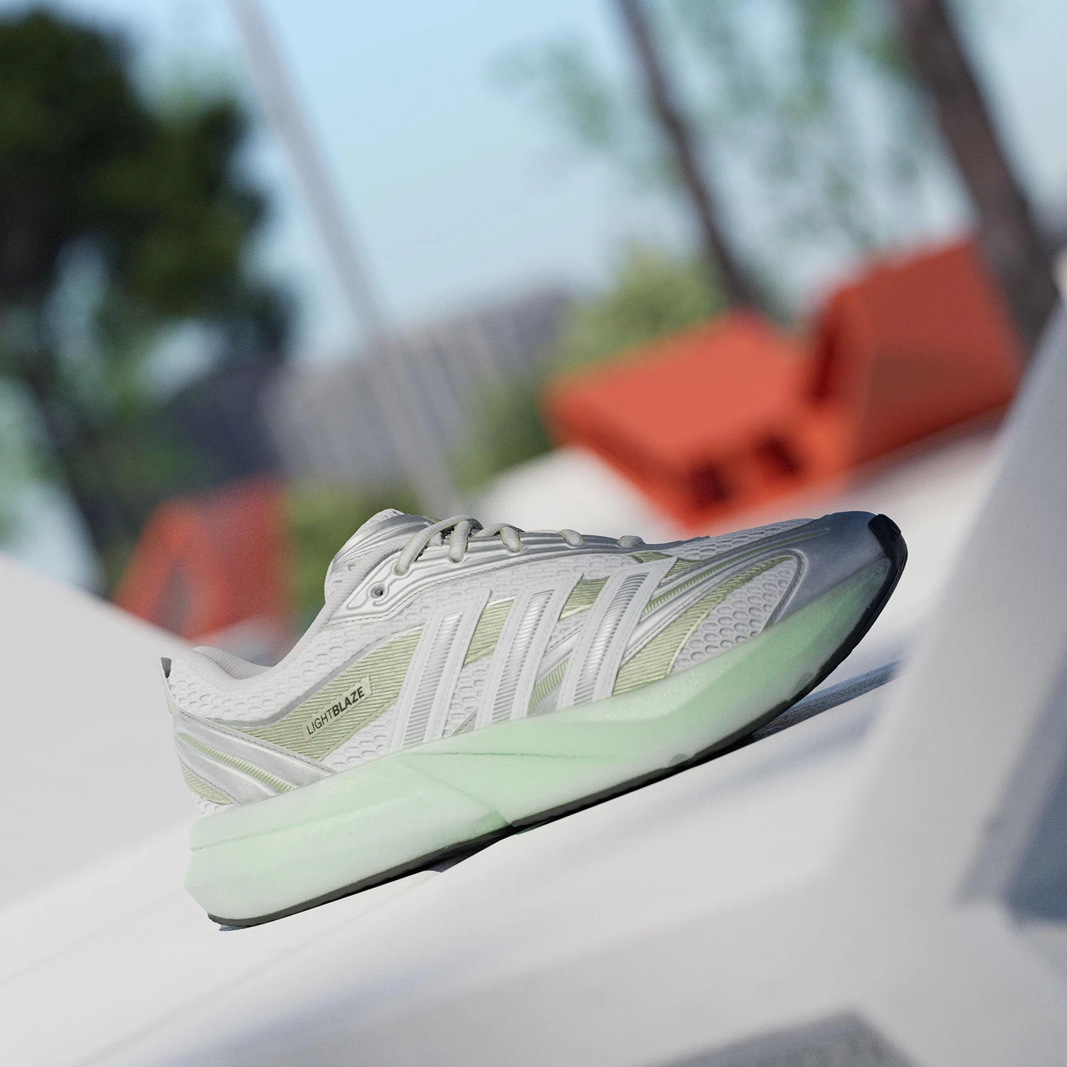 

Оригинальные женские износостойкие кроссовки Adidas LIGHT BLAZE GLOW JP6328